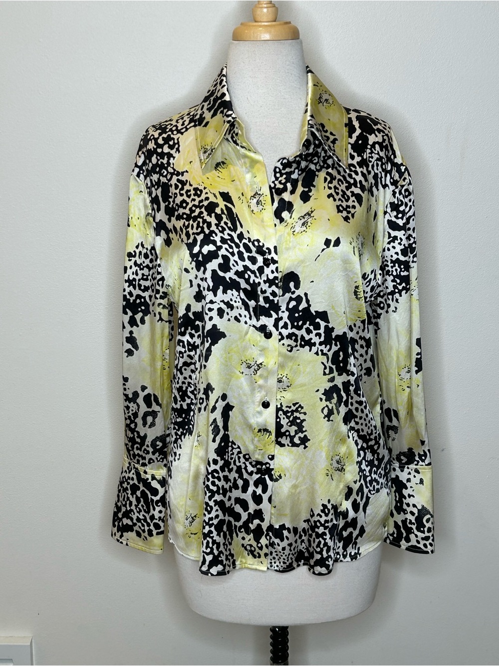 St. John Yellow, Black & White Abstract Animal Print Silk Blend Blouse Size 10